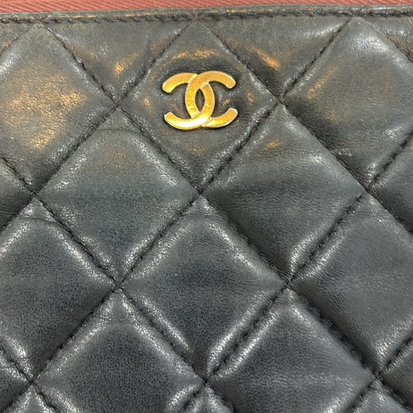 a hard-to-find Cosmetics bag - Picture 3 of 9